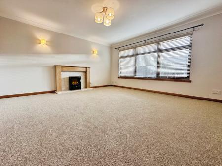 3 bedroom Detached house to let in Kingsway, Dundee, DD3