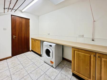 3 bedroom Detached house to let in Kingsway, Dundee, DD3