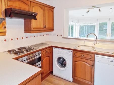 2 bedroom Semi-detached house to let in Rennell Road, Dundee, DD4