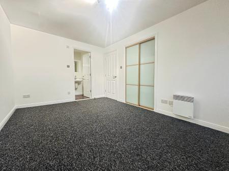 2 bedroom Flat to let in Gourlay Yard, Dundee, DD1