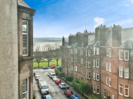 2 bedroom Flat for sale in Bellefield Avenue, Dundee, DD1