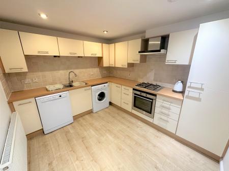 3 bedroom Flat to let in Scrimgeour Place, Dundee, DD3