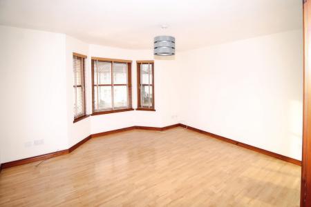 2 bedroom Flat to let in Byron Crescent, Dundee, DD3