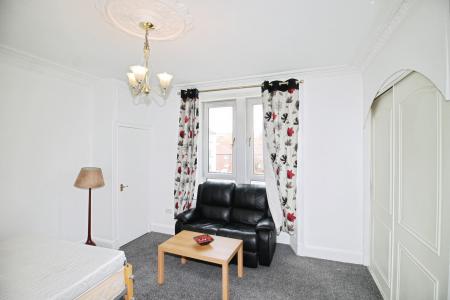 1 bedroom Flat to let in Constitution Street, Dundee, DD3