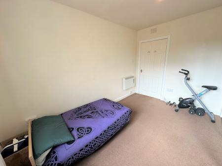 2 bedroom Flat to let in Charleston Drive, Dundee, DD2