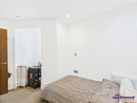 2 bedroom Flat for sale in Hartington Place, Eastbourne, BN21
