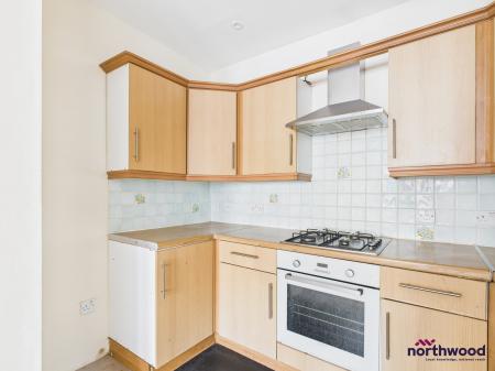 3 bedroom Flat for sale in Queens Gardens, Eastbourne, BN21