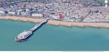 3 bedroom Flat for sale in Queens Gardens, Eastbourne, BN21