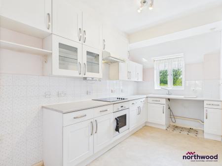 2 bedroom Flat for sale in Rusper Road, Horsham, RH12