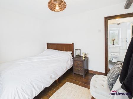 1 bedroom Terraced House for sale in South Road, Hailsham, BN27