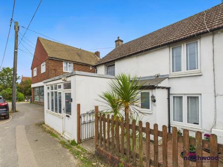 1 bedroom Terraced House for sale in South Road, Hailsham, BN27