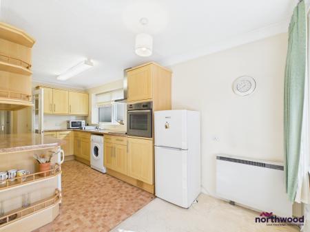 3 bedroom Flat for sale in Trinity Trees, Town Centre, Eastbourne, BN21