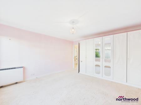 3 bedroom Flat for sale in Trinity Trees, Town Centre, Eastbourne, BN21