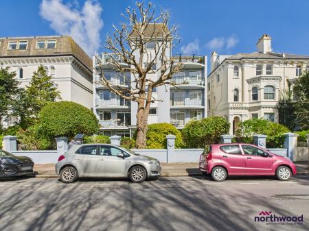 3 bedroom Flat for sale in Trinity Trees, Town Centre, Eastbourne, BN21
