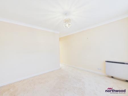 3 bedroom Flat for sale in Trinity Trees, Town Centre, Eastbourne, BN21