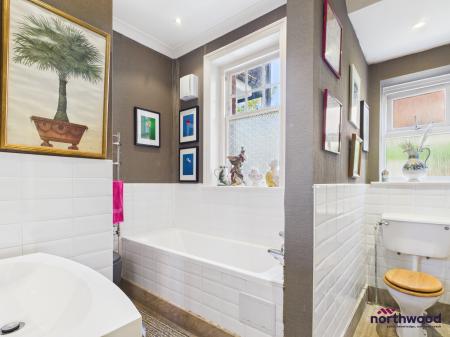 3 bedroom Apartment to let in Denton Road, Meads, Eastbourne, BN20