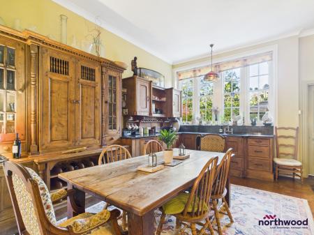 3 bedroom Apartment to let in Denton Road, Meads, Eastbourne, BN20