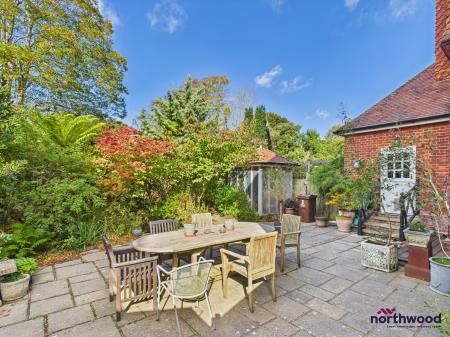 3 bedroom Apartment to let in Denton Road, Meads, Eastbourne, BN20