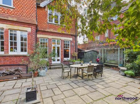 3 bedroom Apartment to let in Denton Road, Meads, Eastbourne, BN20