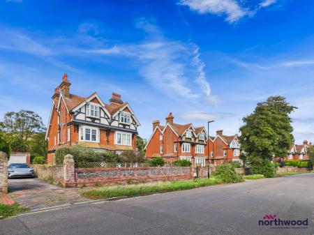 3 bedroom Apartment to let in Denton Road, Meads, Eastbourne, BN20