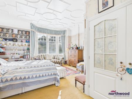 3 bedroom Apartment to let in Denton Road, Meads, Eastbourne, BN20