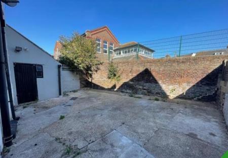 3 bedroom Terraced House to let in Melbourne Road, Eastbourne, BN22