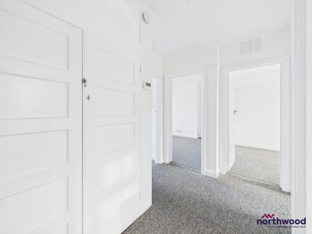 2 bedroom Flat to let in Roselands Avenue, Roselands, Eastbourne, BN22