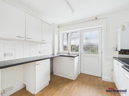 2 bedroom Flat to let in Roselands Avenue, Roselands, Eastbourne, BN22