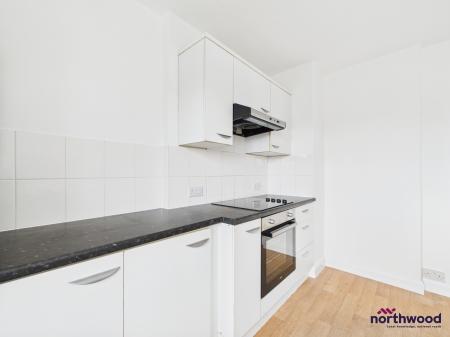 2 bedroom Flat to let in Roselands Avenue, Roselands, Eastbourne, BN22