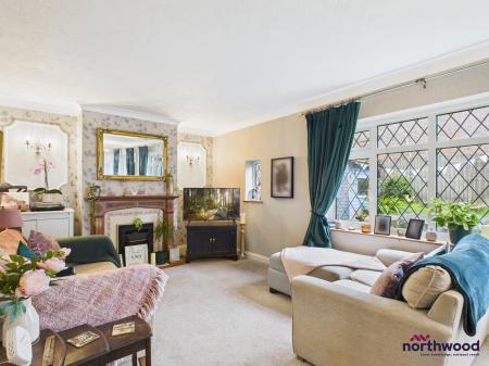 3 bedroom Semi-detached house to let in South Lynn Drive, Upperton, Eastbourne, BN21