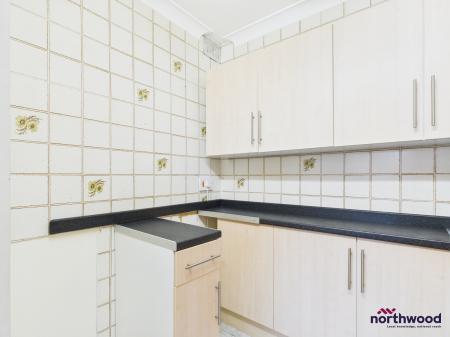 1 bedroom Flat to let in The Avenue, Eastbourne, BN21