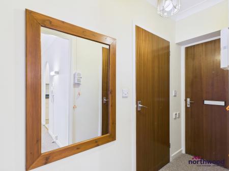 1 bedroom Flat to let in The Avenue, Eastbourne, BN21