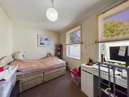 2 bedroom Terraced House for sale in Bath Road, Eastbourne, BN21