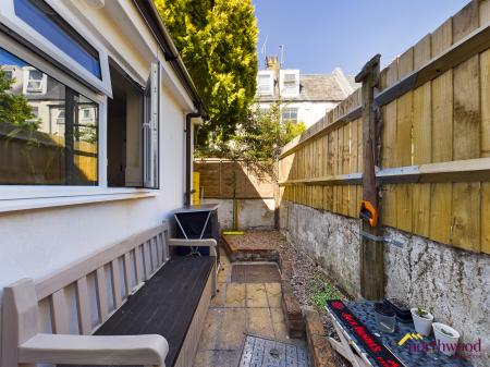 2 bedroom Terraced House for sale in Bath Road, Eastbourne, BN21