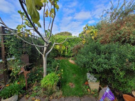 2 bedroom Bungalow to let in Downs Valley Road, Willingdon, Eastbourne, BN20