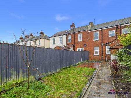 2 bedroom Terraced House to let in Broomfield Street, Old Town, Eastbourne, BN21