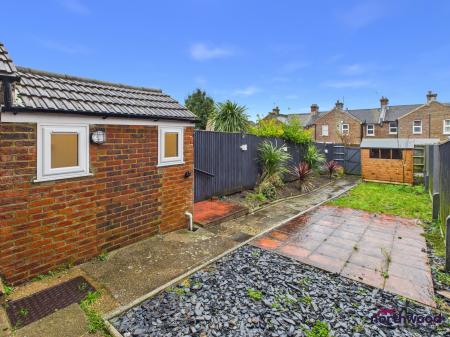 2 bedroom Terraced House to let in Broomfield Street, Old Town, Eastbourne, BN21