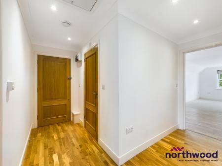 2 bedroom Flat to let in Grassington Road, Lower Meads, Eastbourne, BN20