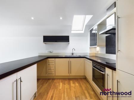 2 bedroom Flat to let in Grassington Road, Lower Meads, Eastbourne, BN20