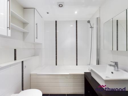 2 bedroom Flat to let in Grassington Road, Lower Meads, Eastbourne, BN20