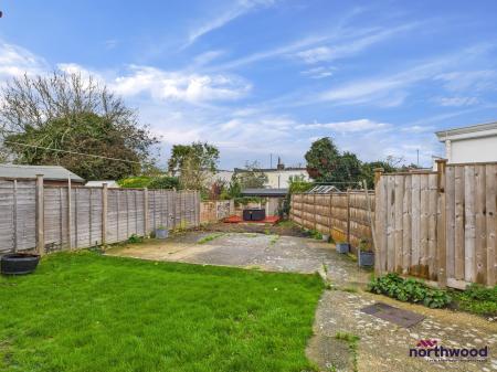 2 bedroom Bungalow to let in Bahram Road, Polegate, BN26