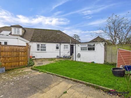 2 bedroom Bungalow to let in Bahram Road, Polegate, BN26