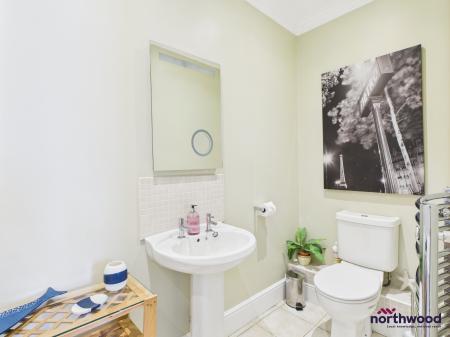 1 bedroom Maisonette to let in Chiswick Place, Eastbourne, BN21