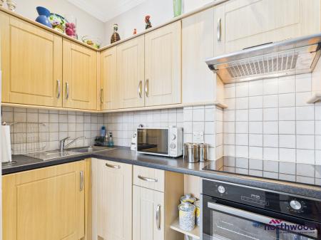 1 bedroom Maisonette to let in Chiswick Place, Eastbourne, BN21