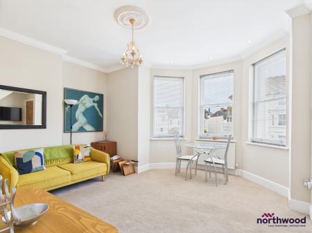 1 bedroom Maisonette to let in Chiswick Place, Eastbourne, BN21