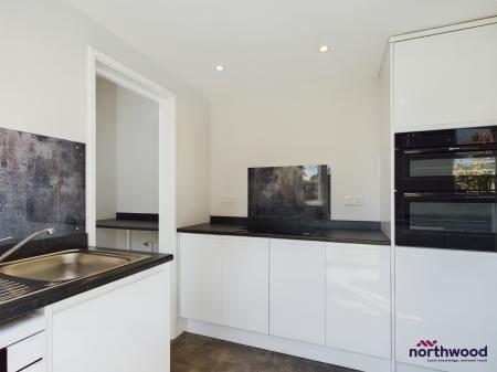 2 bedroom Terraced House to let in Crowmere Avenue, Bexhill-on-Sea, TN40