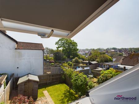 2 bedroom Terraced House to let in Crowmere Avenue, Bexhill-on-Sea, TN40