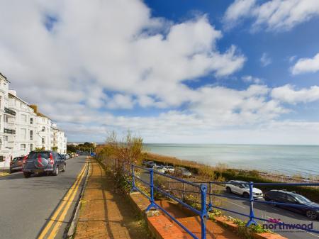 1 bedroom House share to let in South Cliff Avenue, Meads, Eastbourne, BN20