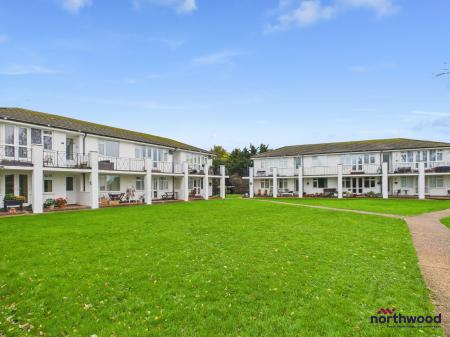 1 bedroom Apartment to let in Farmlands Close, Polegate, BN26