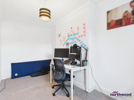 2 bedroom Flat to let in South Street, Little Chelsea, Eastbourne, BN21